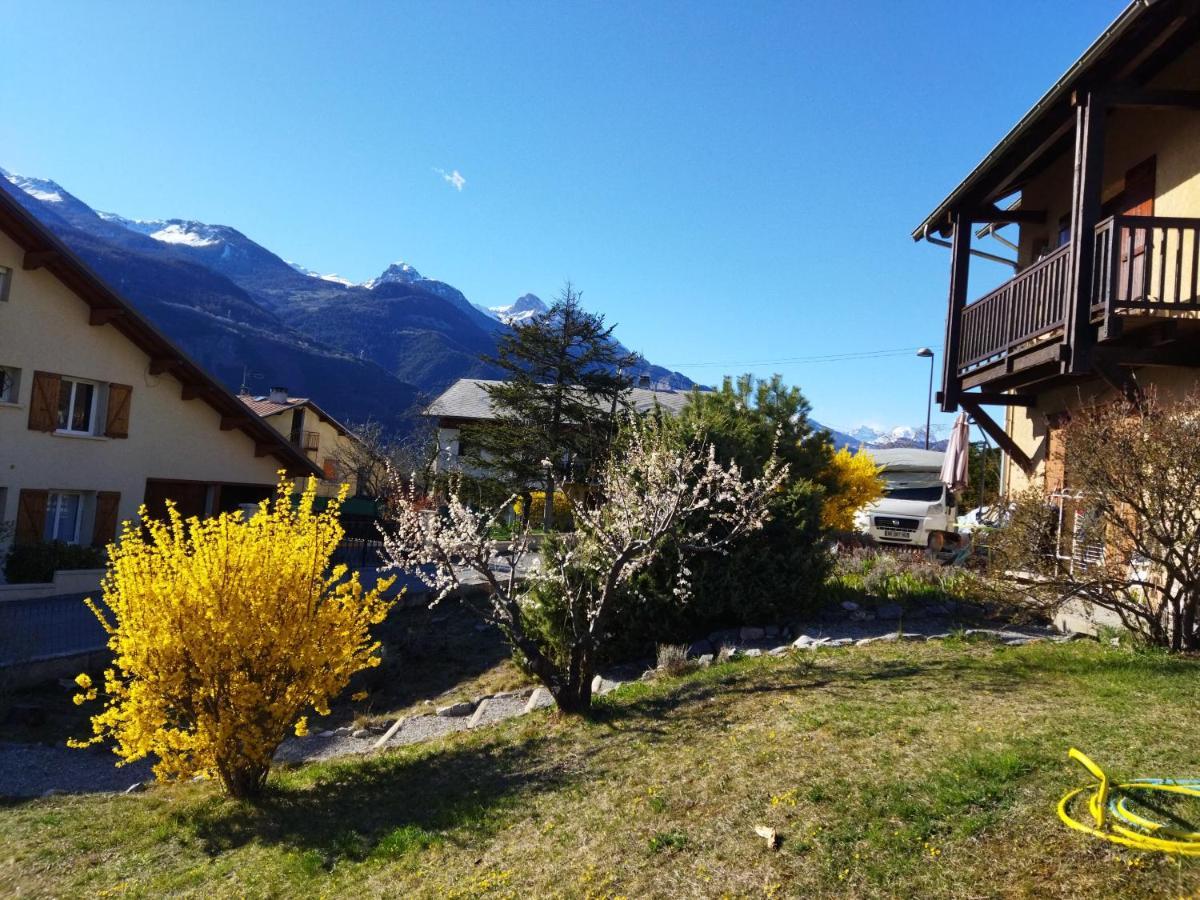 Le Ginkgo - Mont Dauphin Apartment Eygliers Luaran gambar